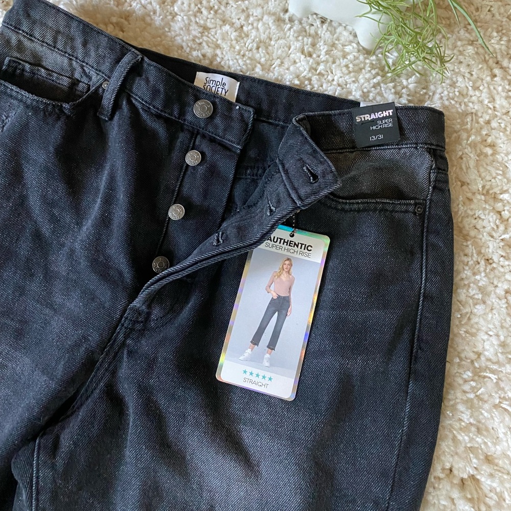 Brand-new super high-rise distressed black comfy wash out street denim j…